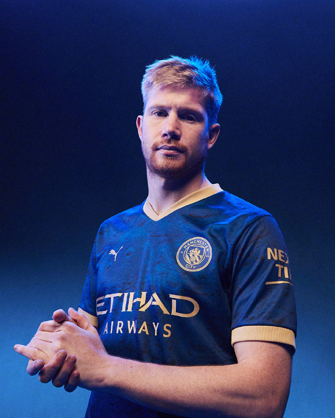 米兰逆转取胜：让2追3靠阿莱格里“电话指挥”，更靠美队替补救主（米兰让二追三逆转取胜：阿莱格里电话布阵，美队替补建功）